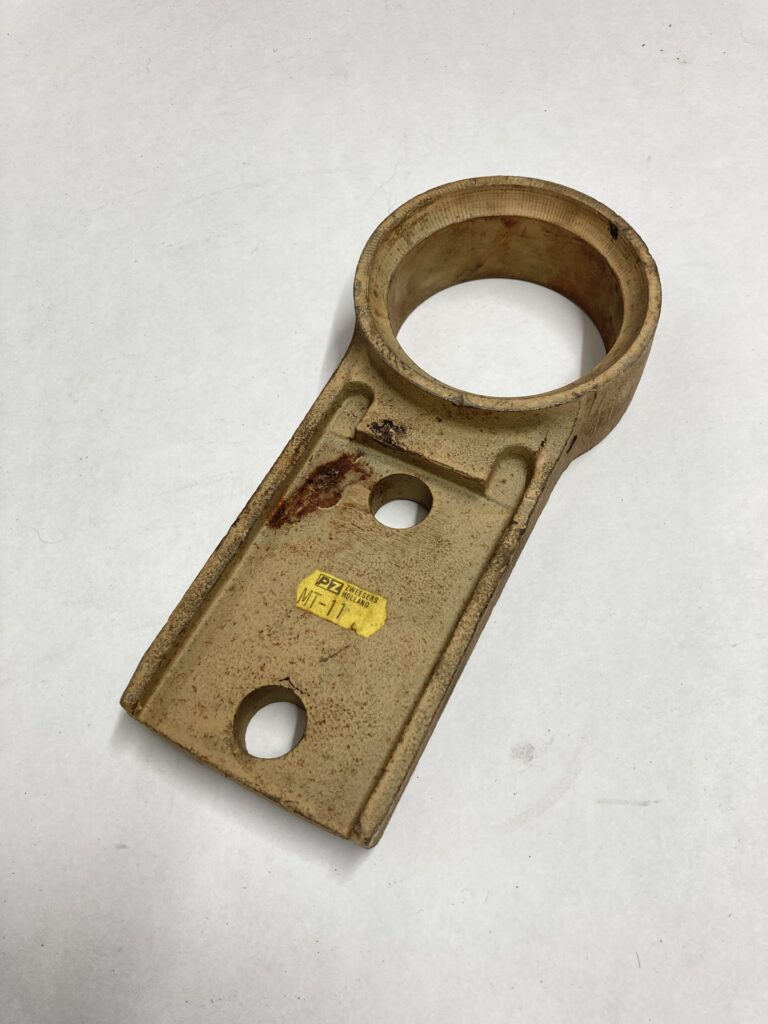 Scharnier PZ CM135 165 MT11 New-Old-Stock