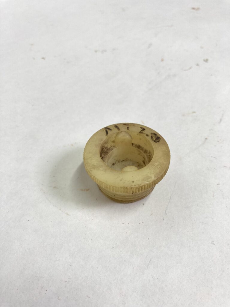 Plug (nylon) PZ CM135 165 MH80 MT28 New-Old-Stock